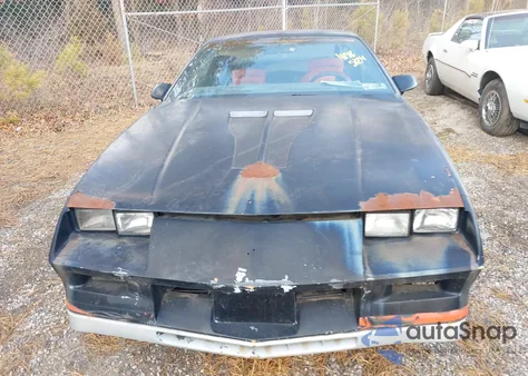 1984 Chevrolet Camaro из США, поврежденный, VIN 1G1AP87HOEN153829